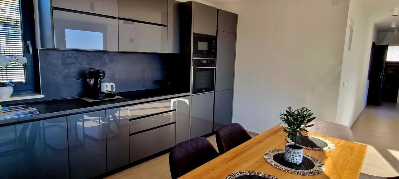 Dinary Apartman Vir Zewnętrze zdjęcie